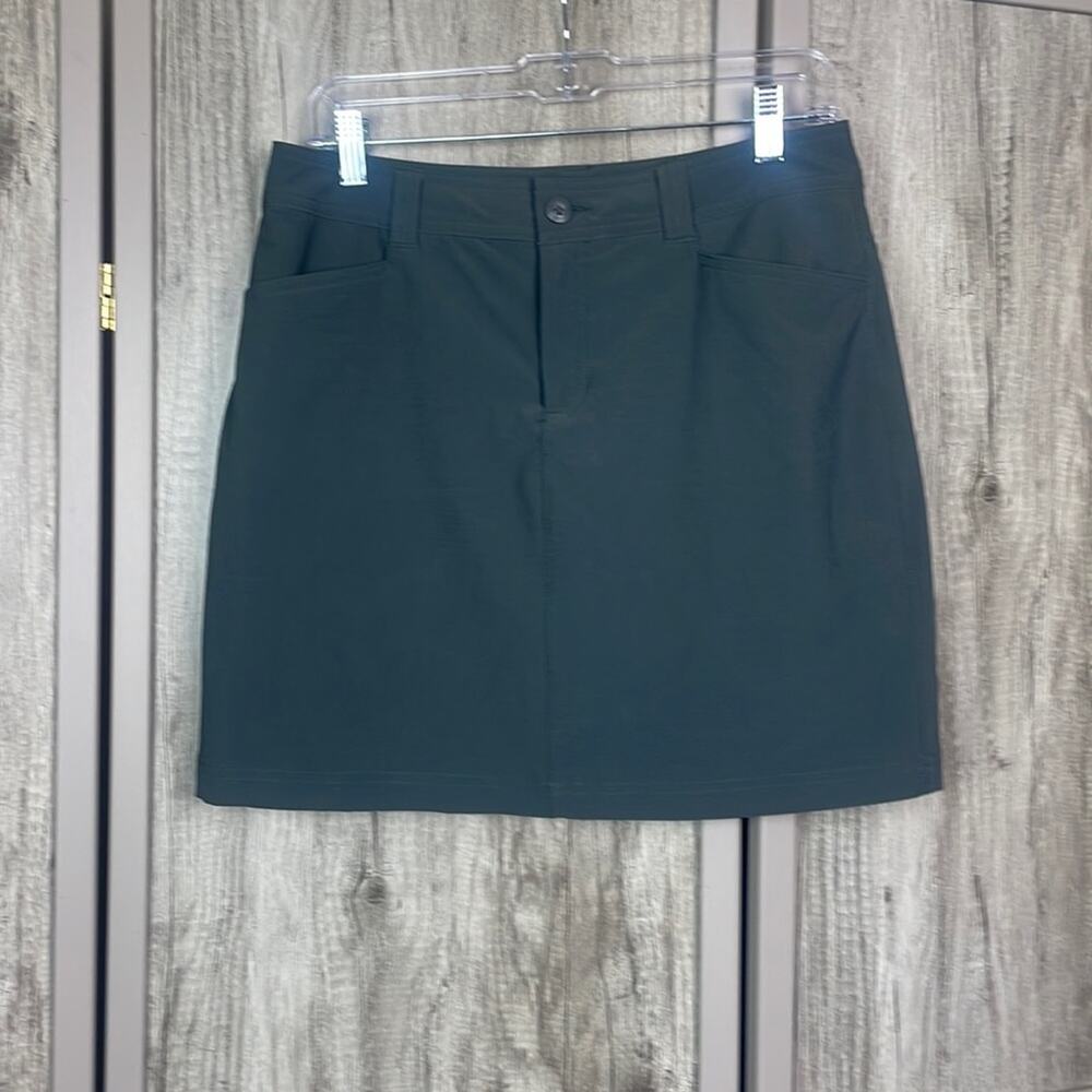 Eddie Bauer dark gray poly blend outdoor skort women’s 6